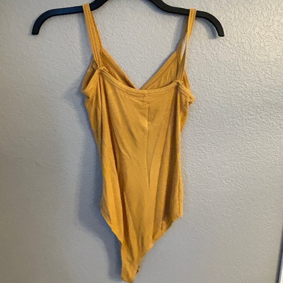 Yellow bodysuit - Picture 2 of 3